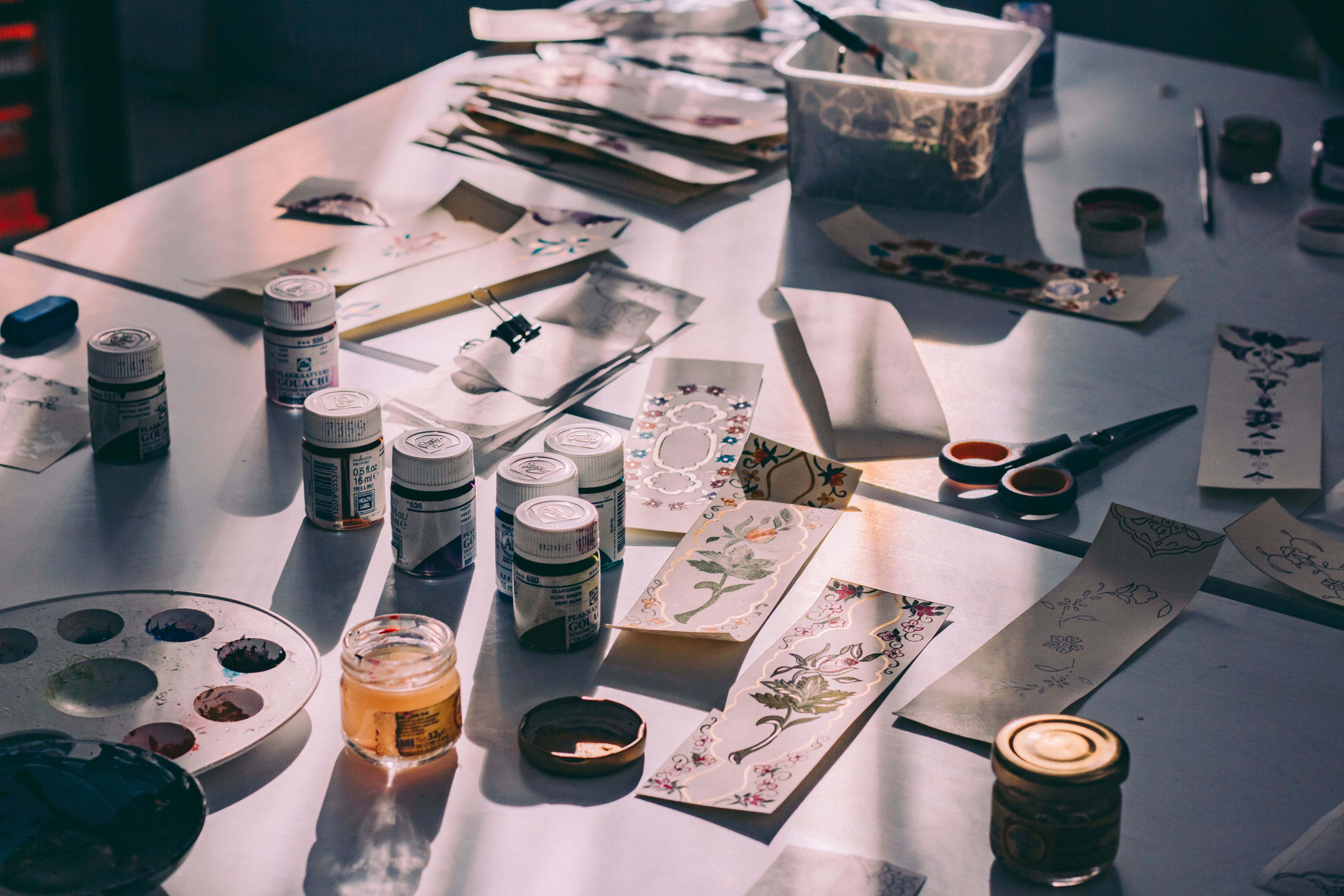 Fine art paints & pigments